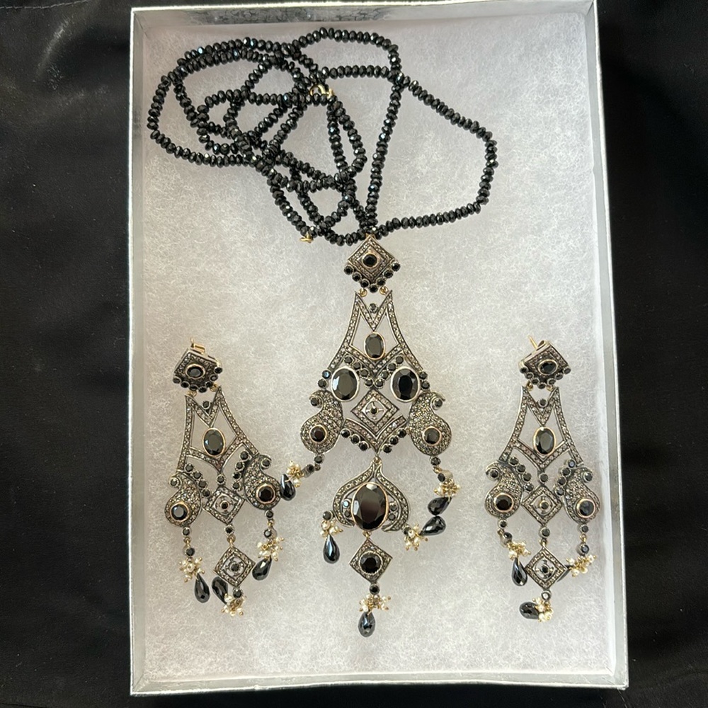 Black Stones and Diamond Indian/pakistani set